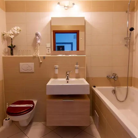 מלון Wellness Rezidence 4*